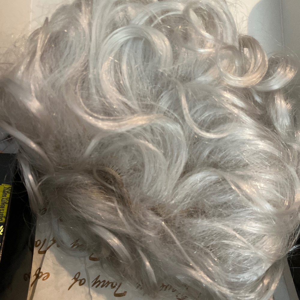 Topper by Tony of Beverly